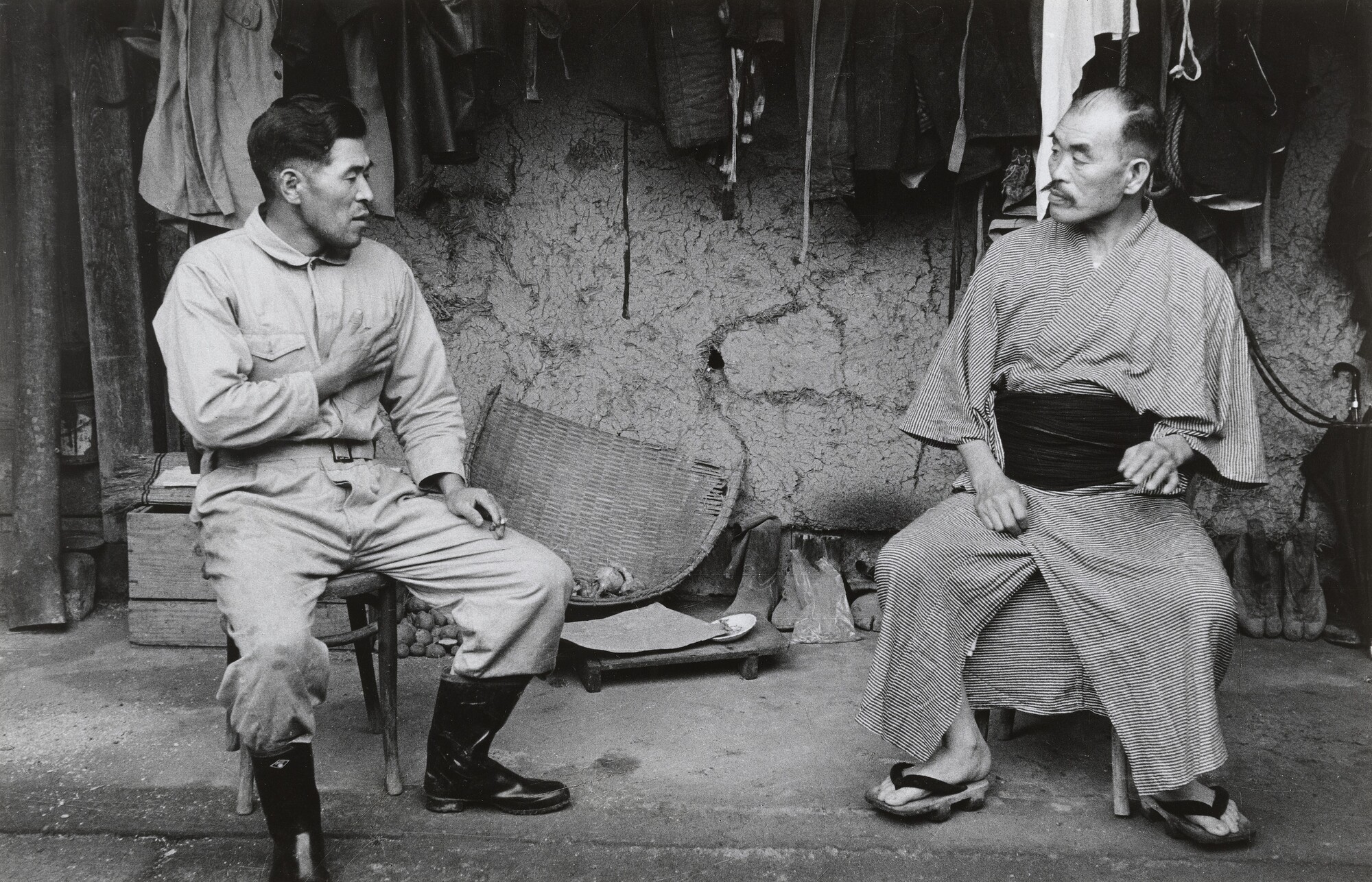 Местные политики, 1957. Фотограф Сёмэй Томацу