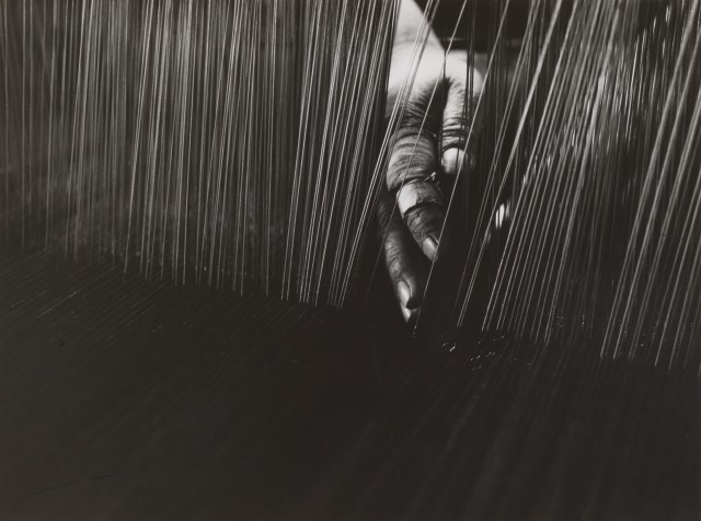 Рука Ткача, Ичиномия, Айти, 1966. Фотограф Сёмэй Томацу