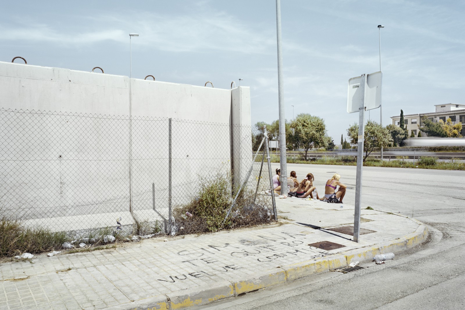 Провинция Валенсия, Трасса V-31. Фотопроект «Игра в ожидание». Фотограф Чема Сальванс