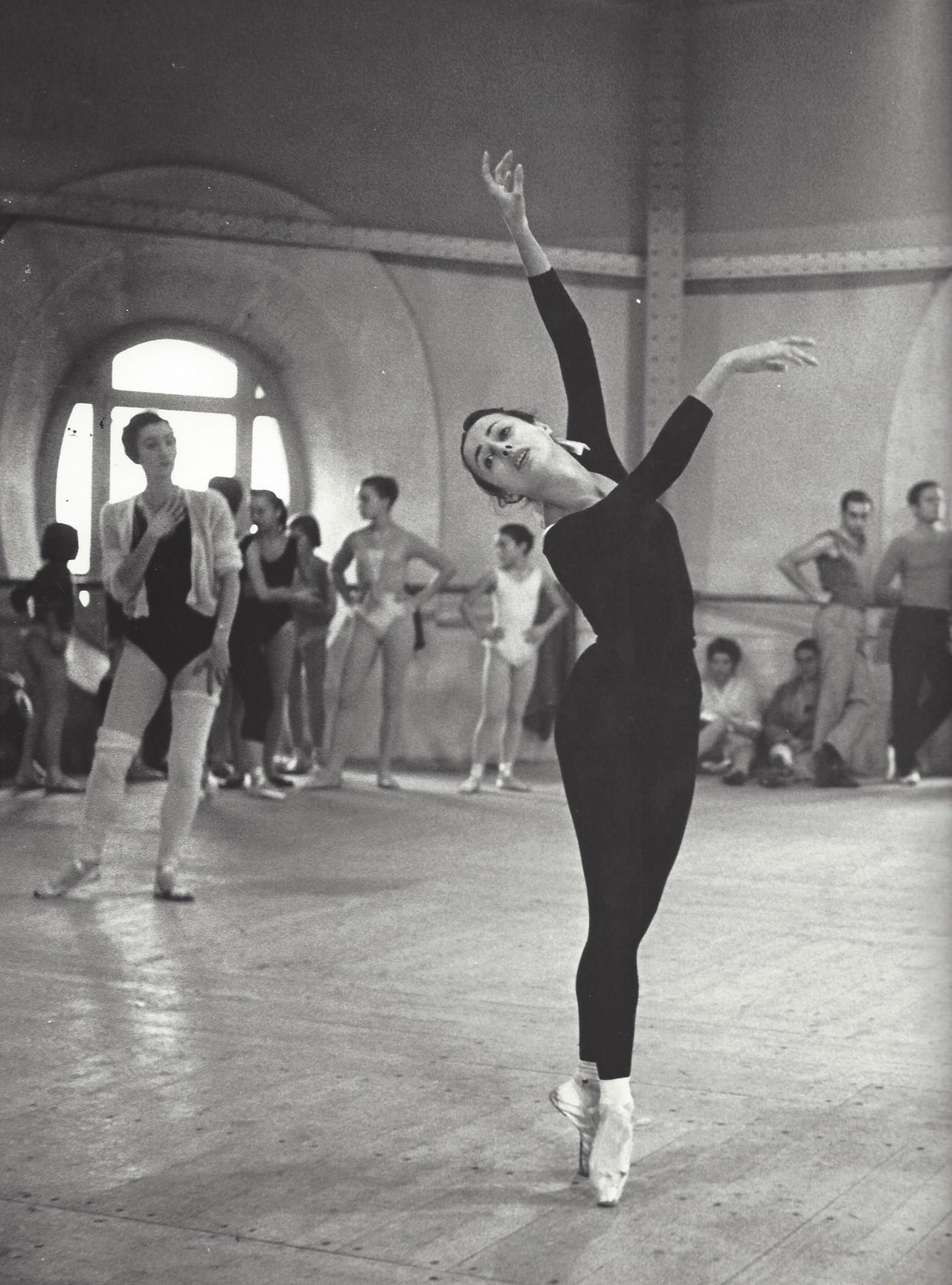 Балетный класс, Париж, 1950-е. Фотограф Кис Шерер