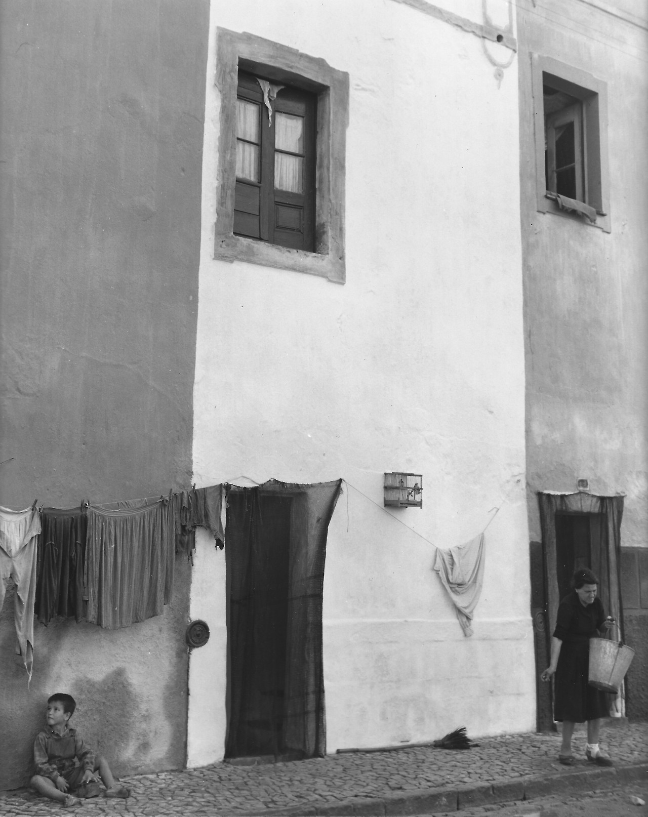 В центре Лиссабона, Португалия, 1958–1963. Фотограф Кис Шерер