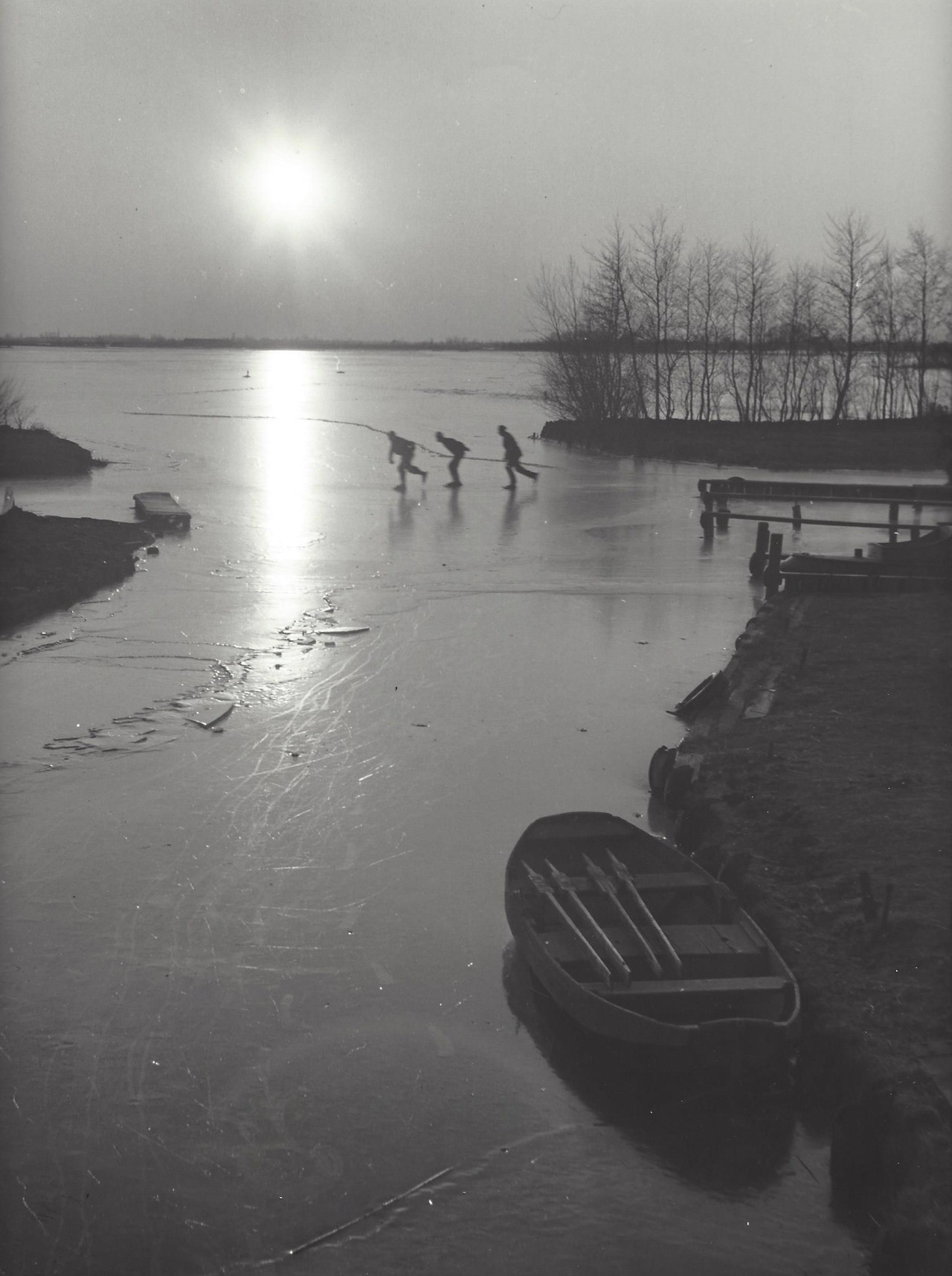 Зима в Фрисландии, Нидерланды, 1950-е. Фотограф Кис Шерер