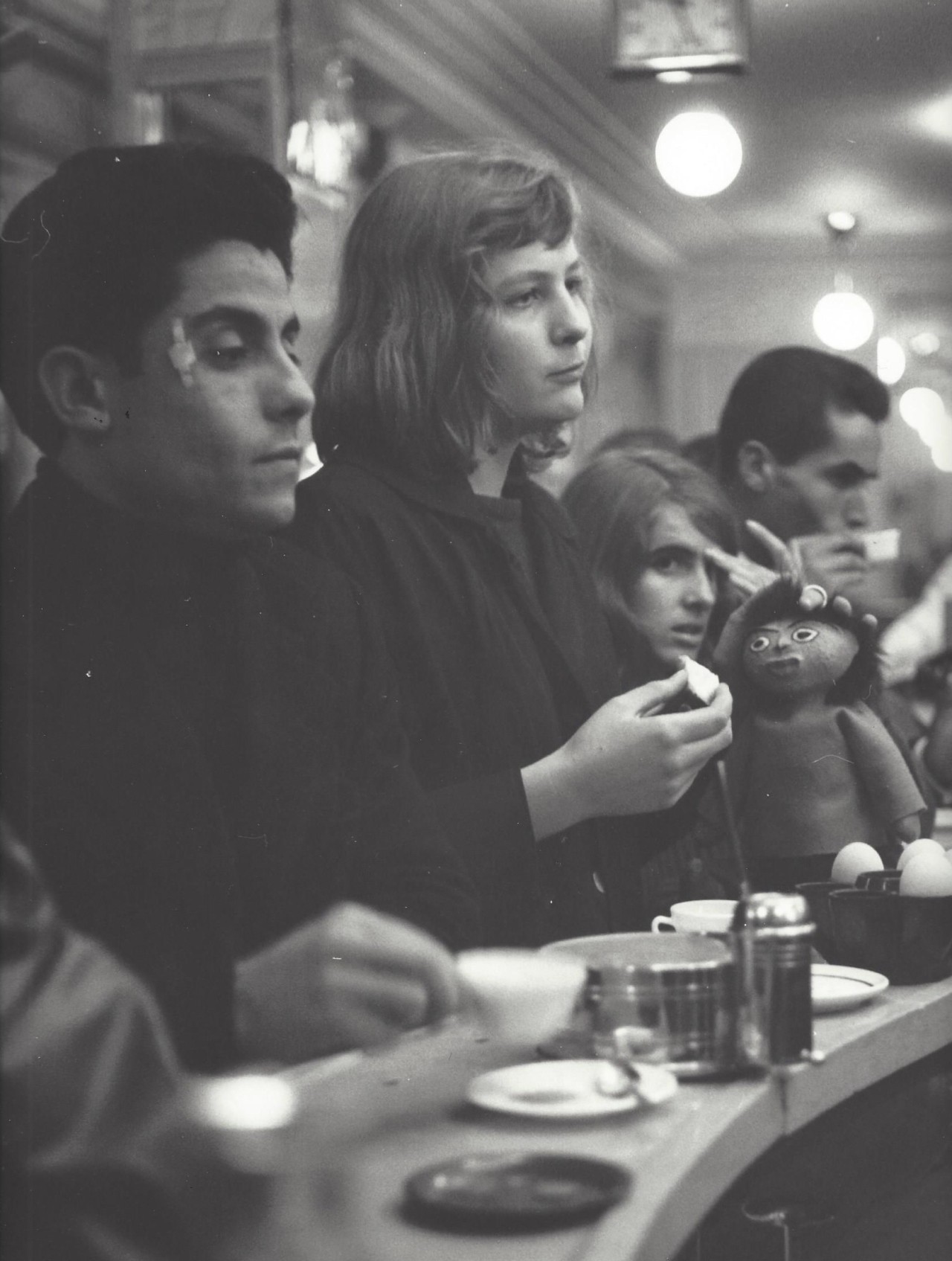 Кафе в Париже, начало 1960-х. Фотограф Кис Шерер