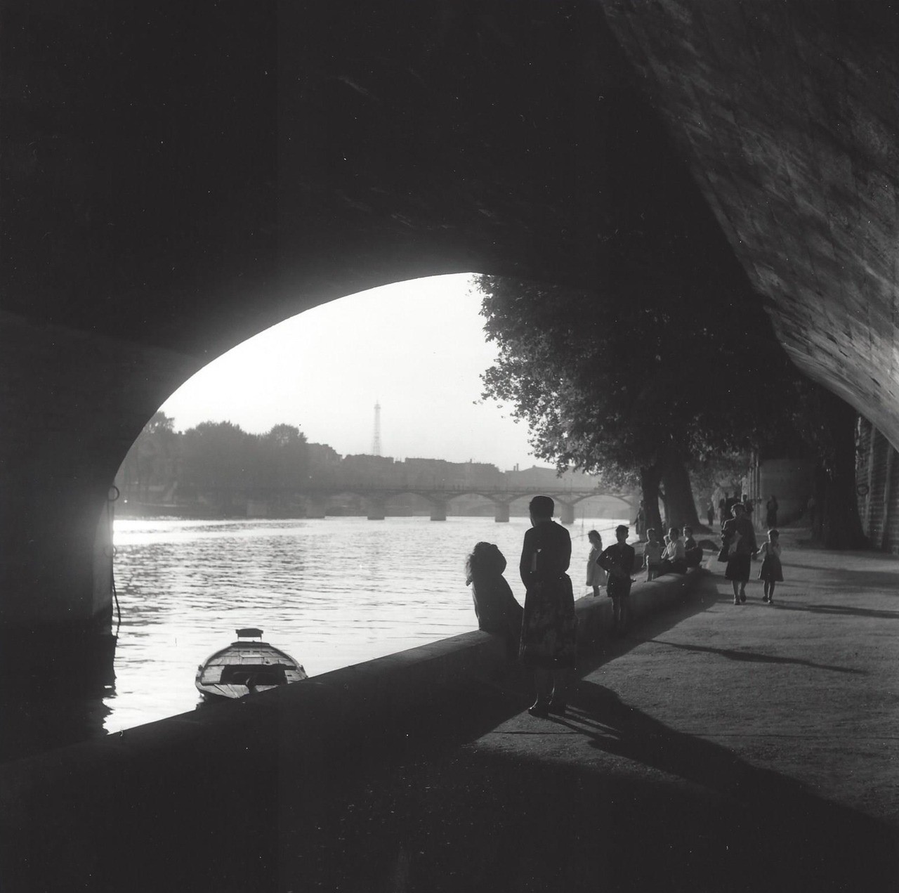 Набережная, Париж, 1950-е. Фотограф Кис Шерер