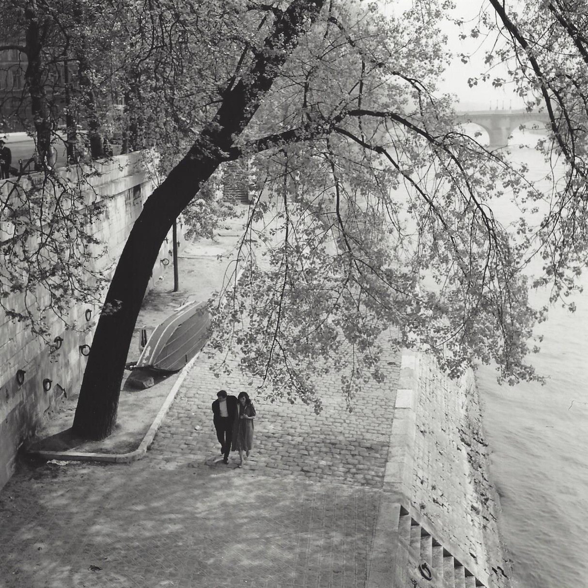 Пара на прогулке, Париж, 1950-е. Фотограф Кис Шерер