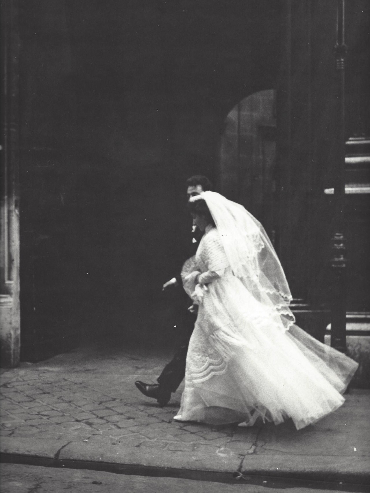 Жених и невеста, Париж, 1950-е. Фотограф Кис Шерер