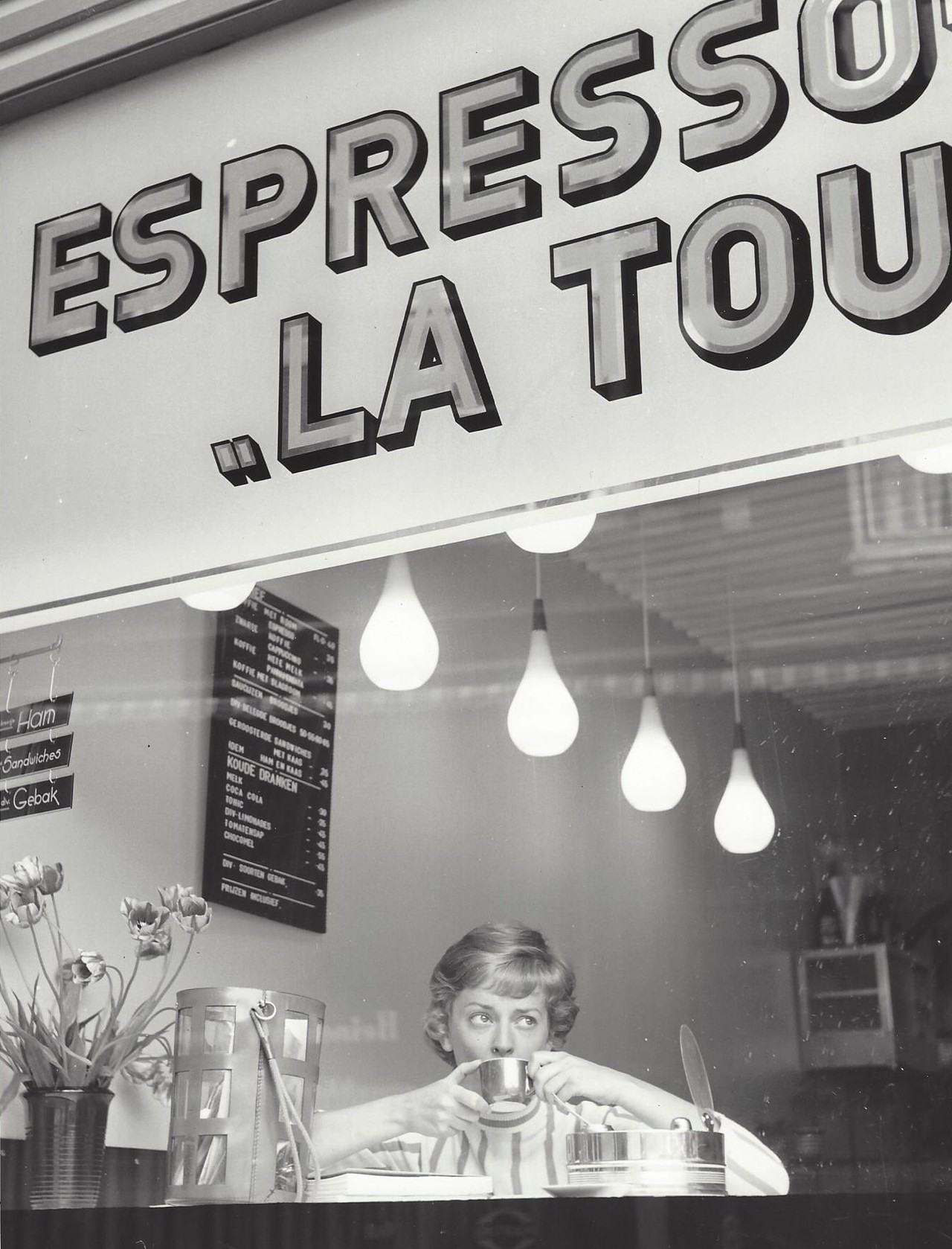 Эспрессо-бар, Амстердам, 1960-е. Фотограф Кис Шерер
