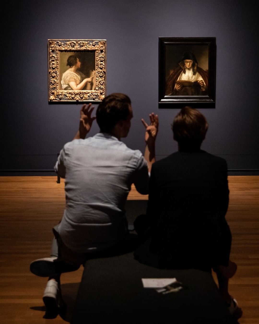 Перед картинами Диего Веласкеса и Рембрандта ван Рейна, Рейксмюсеум, Амстердам