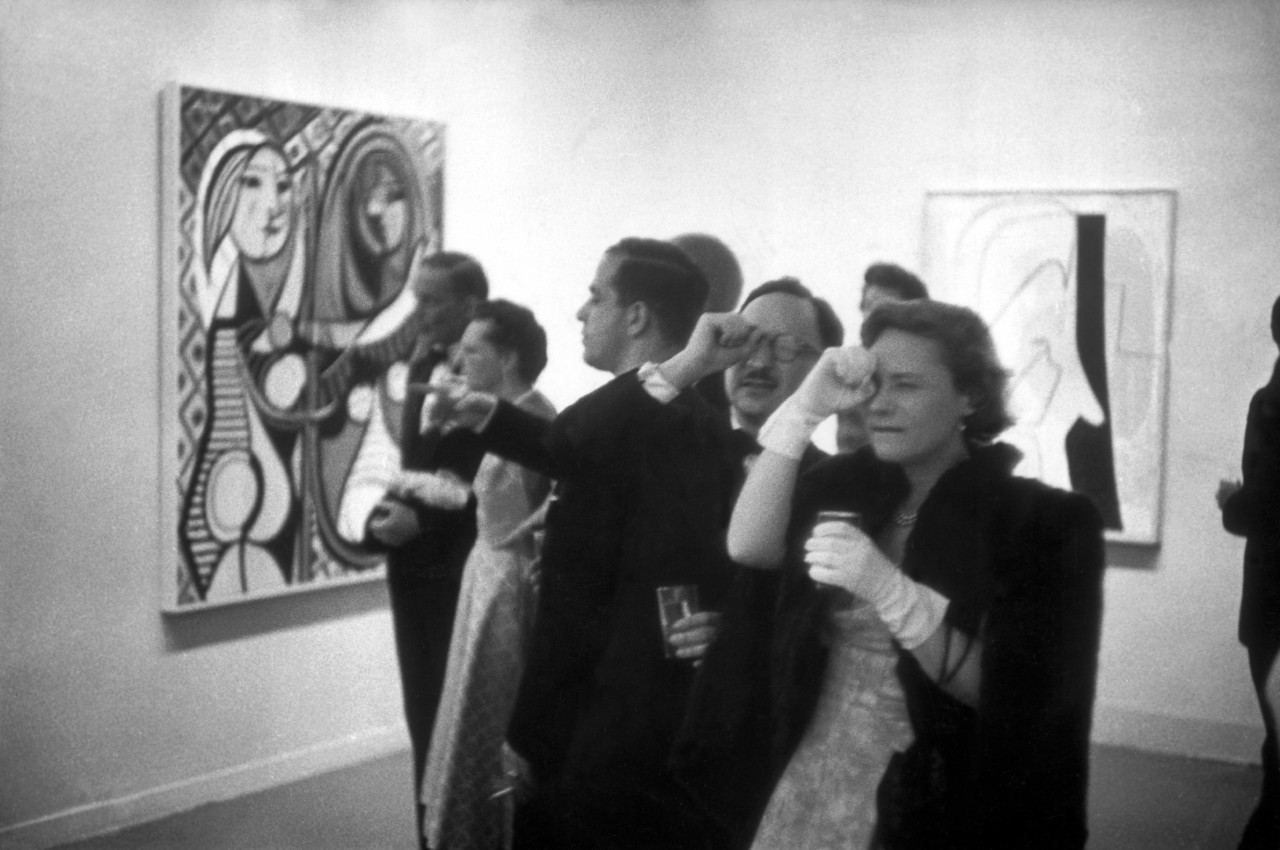 Ретроспектива Пикассо в Музее современного искусства на Манхеттене, Нью-Йорк, 1957. Фотограф Анри Картье-Брессон