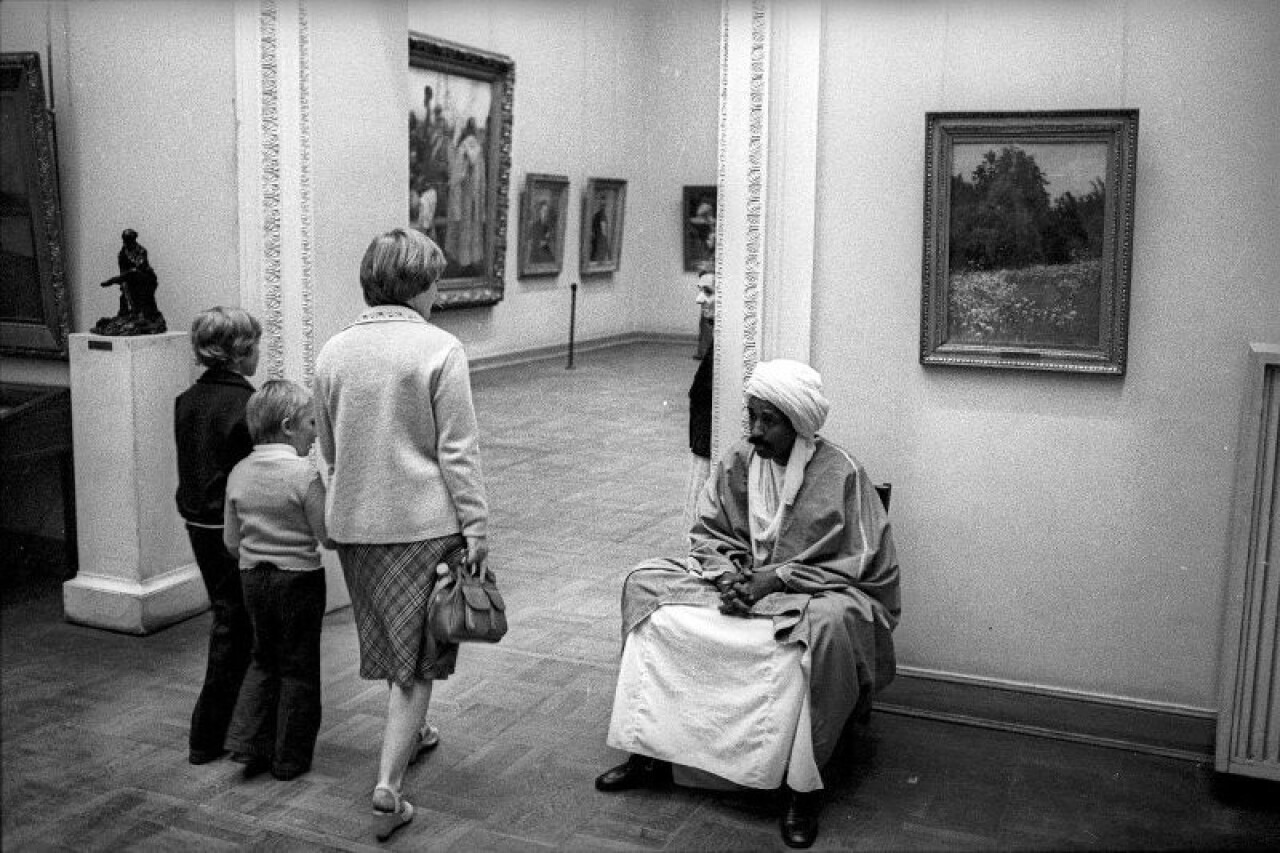 «Устал». Русский музей, Санкт-Петербург, 1990-е. Фотограф Александр Стешанов
