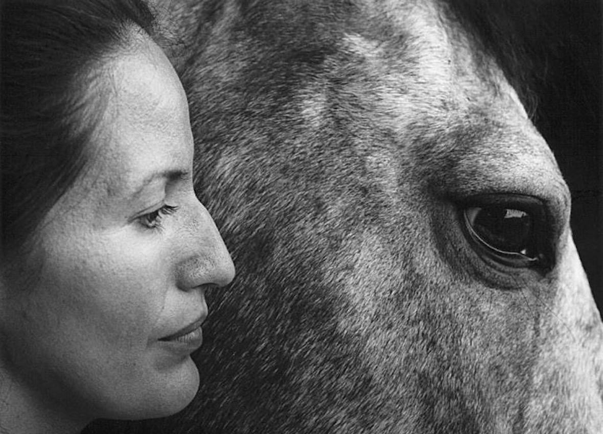 Карла и конь, США, 1993. Фотограф Флор Гардуньо