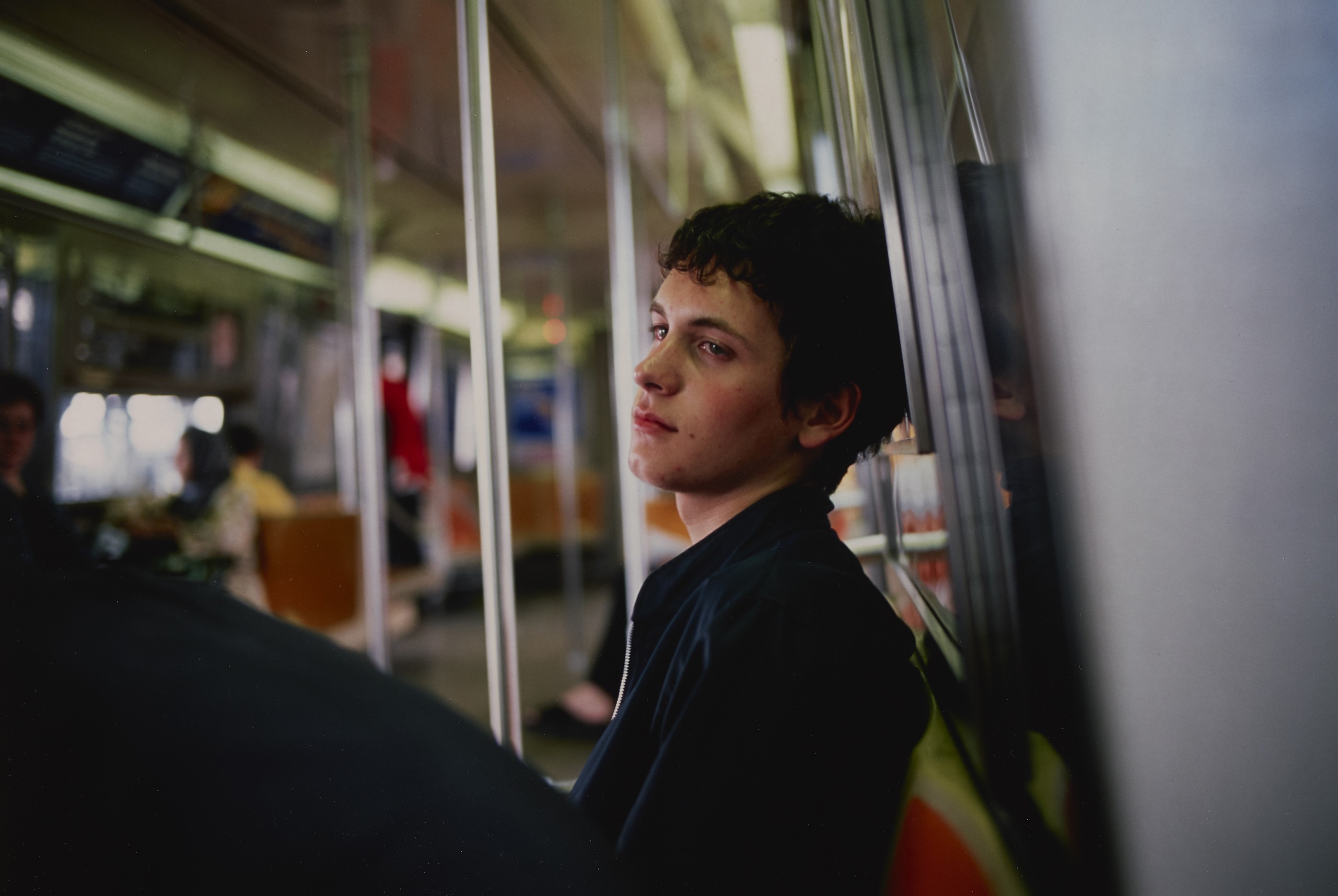 Саймон в метро, Нью-Йорк, 1998. Фотограф Нан Голдин