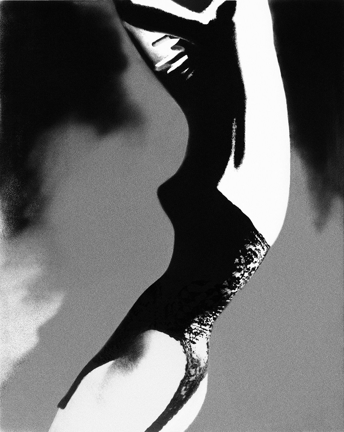 Модель в белье Lily of France, Harper’s Bazaar, 1954. Фотограф Лилиан Бассман