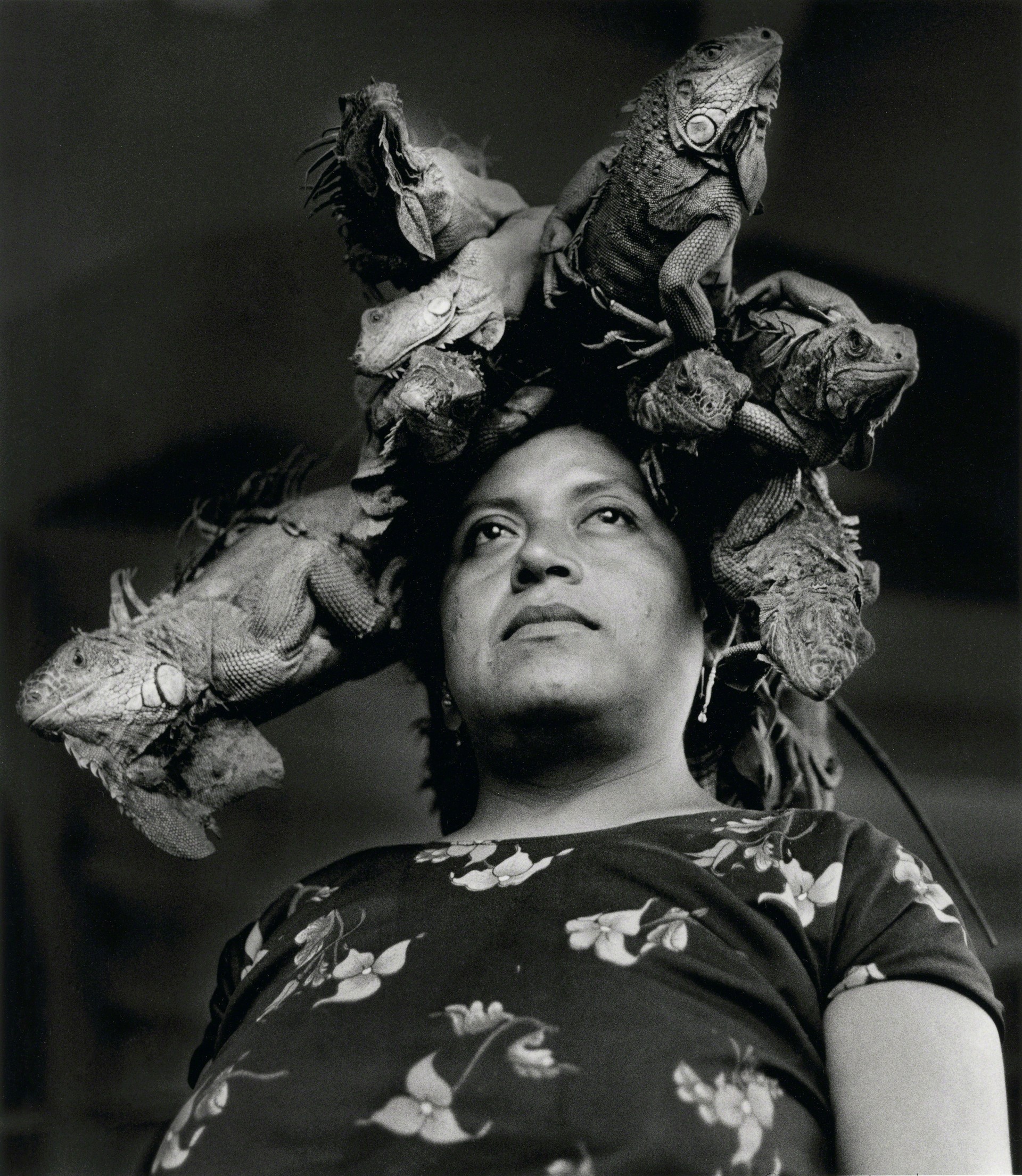 Сеньора с игуанами, Хучитан, Мексика, 1979. Фотограф Грасьела Итурбиде
