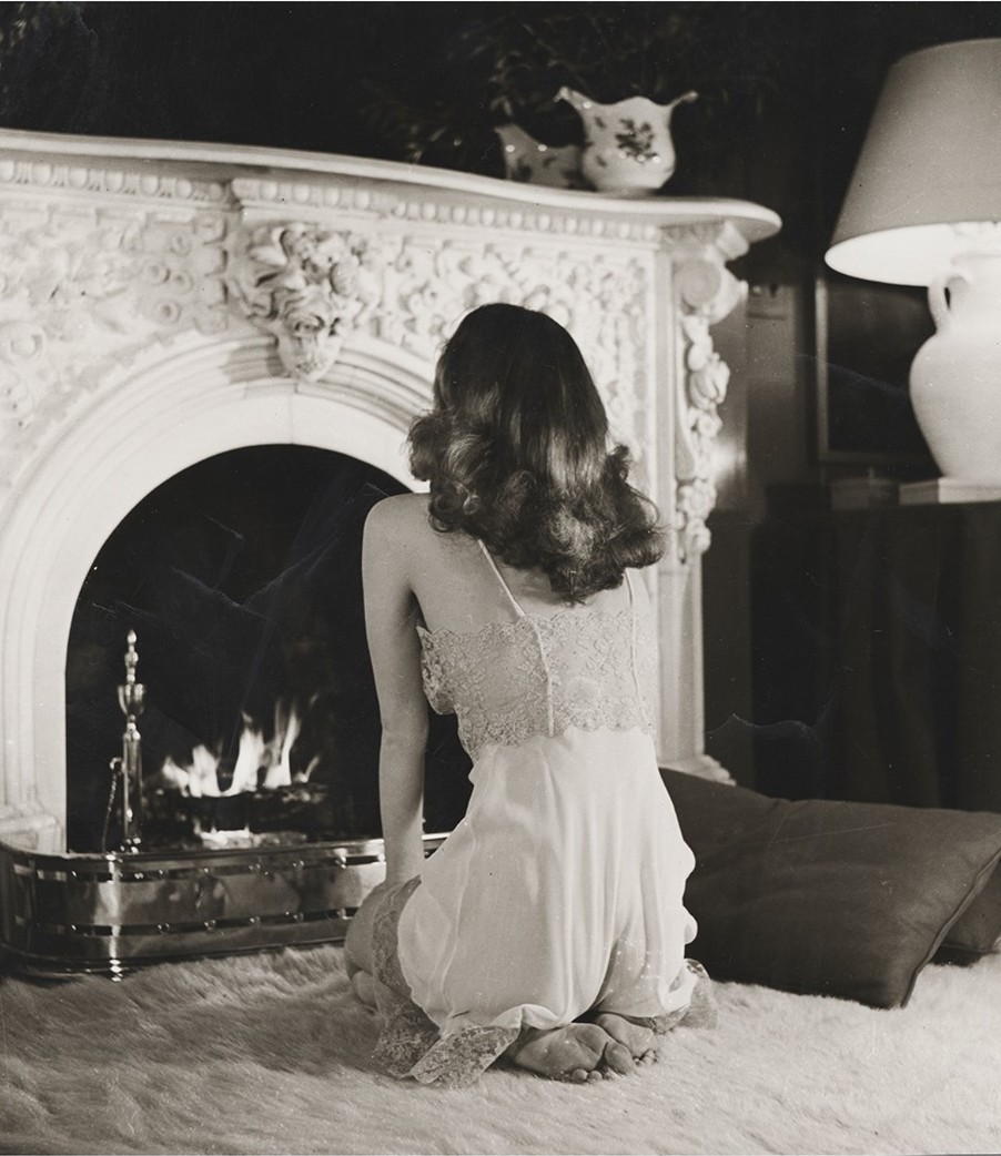 Поддерживайте домашний очаг. Модель Джун Винсент, 1942. Фотограф Луиза Даль-Вульф