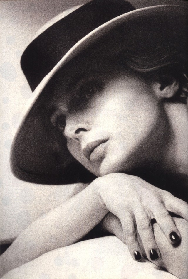 Изабелла Росселлини . Для немецкий Vogue, 1995 год. Фотограф Шейла Мецнер