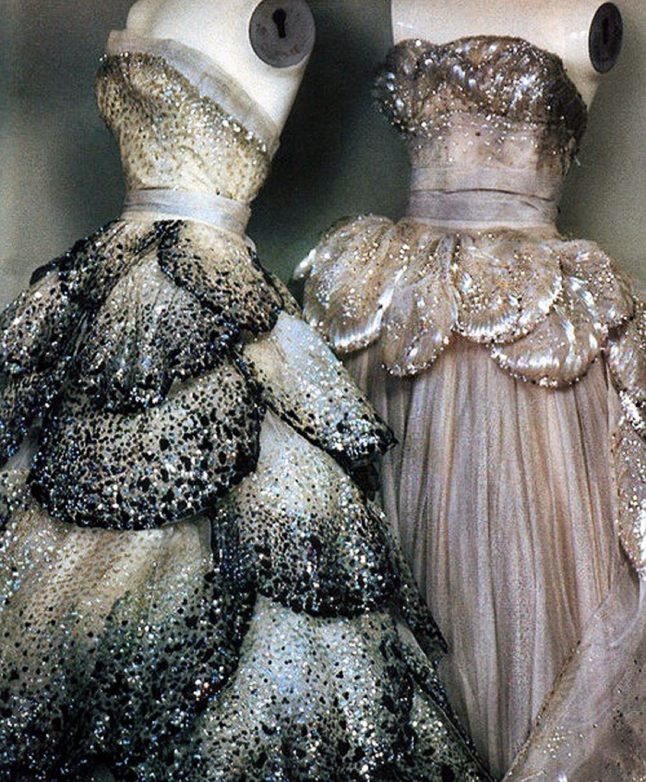 Платья Юнона и Венера,  Vintage Dior, 1949 год. Для американский Vogue. Фотограф  Шейла Мецнер
