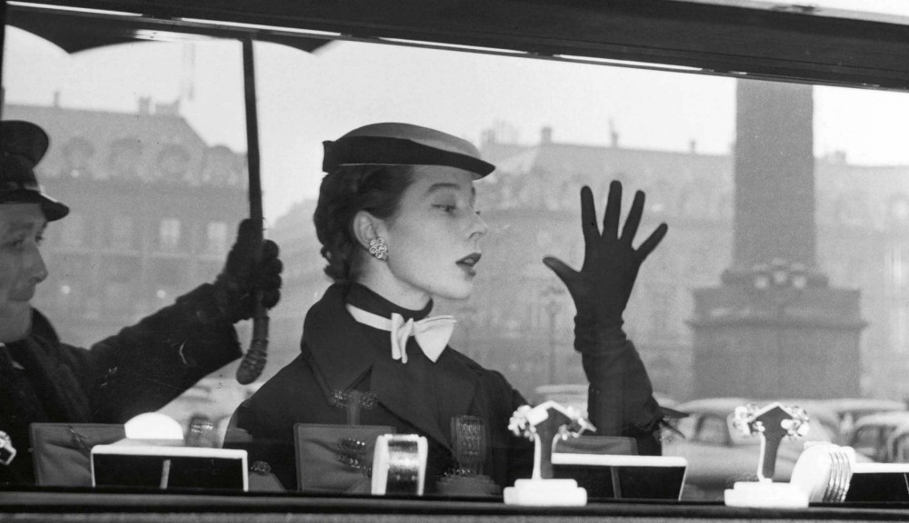 Французская топ-модель Беттина. Париж, 1953 год. Фотограф Жан-Филипп Шарбонье