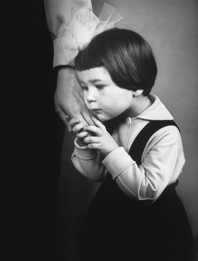 Мамина рука, 1967. Фотограф Антанас Суткус