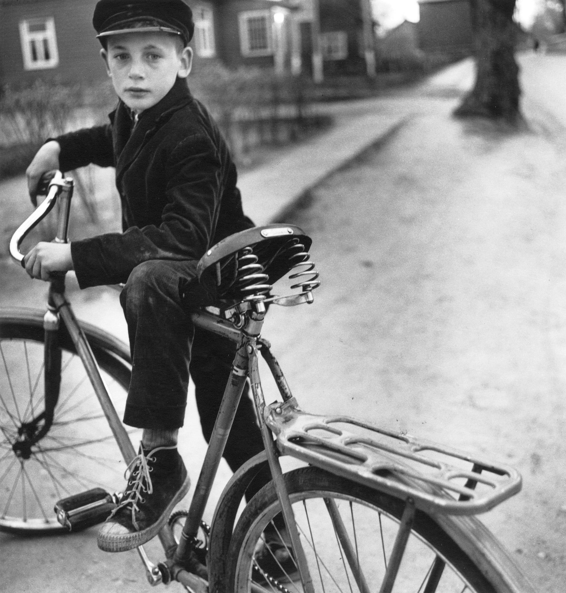 Отцовский велосипед, 1969. Фотограф Антанас Суткус