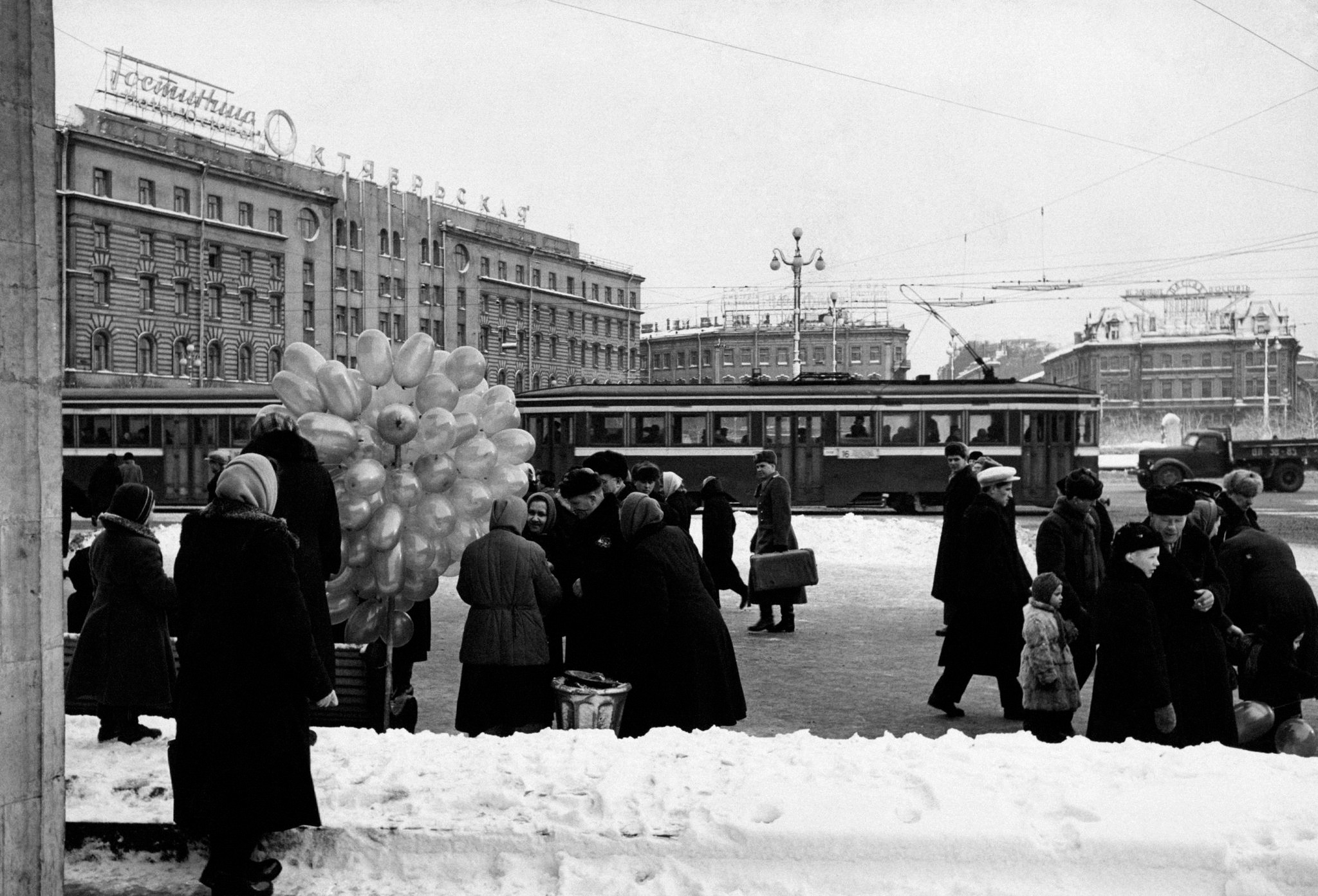 Гостиница Октябрьская, Ленинград, 1960-е. Фотограф Марио Де Бьязи