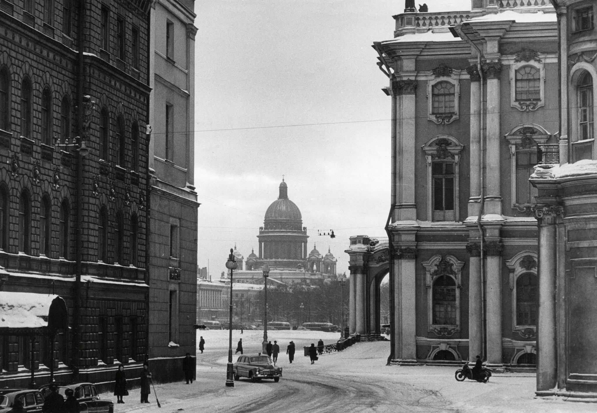 Центр Ленинграда, 1960-е. Фотограф Марио Де Бьязи