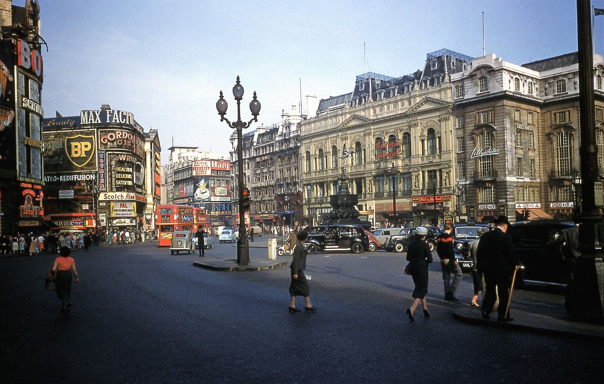 Площадь Пикадилли, Лондон, 1959