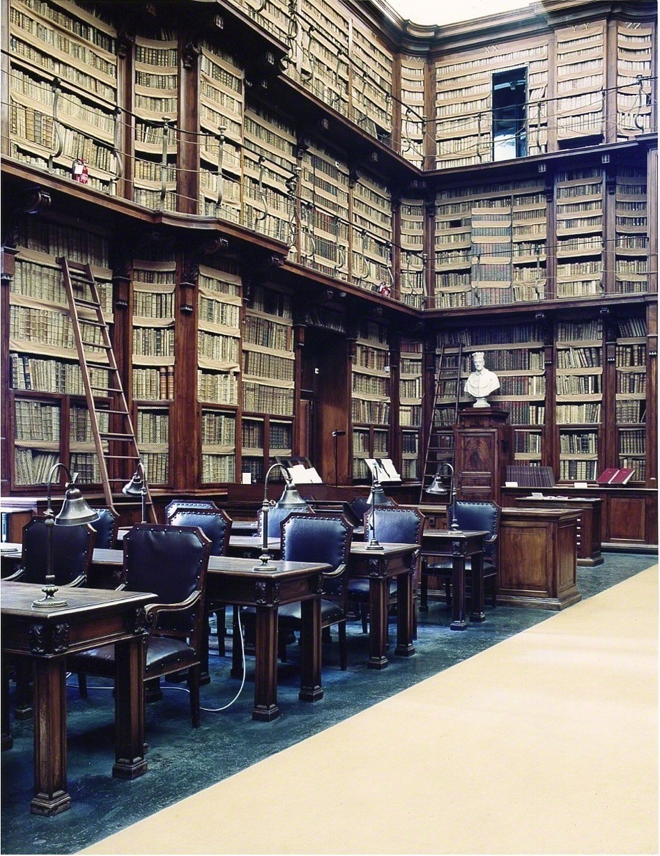 Библиотека Анджелика, Рим, 2003. Фотограф Кандида Хёфер