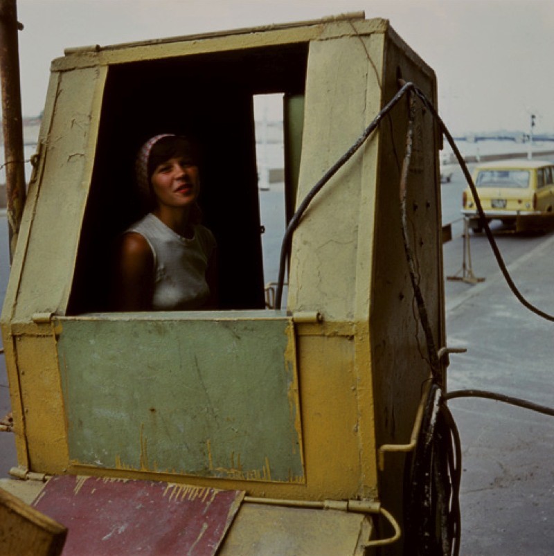 Девушка, Ленинград, 1981 год. Фотограф Борис Савельев