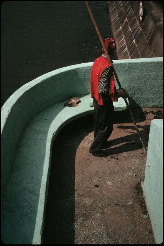 Красный жилет, Москва 1989 год. Фотограф Борис Савельев