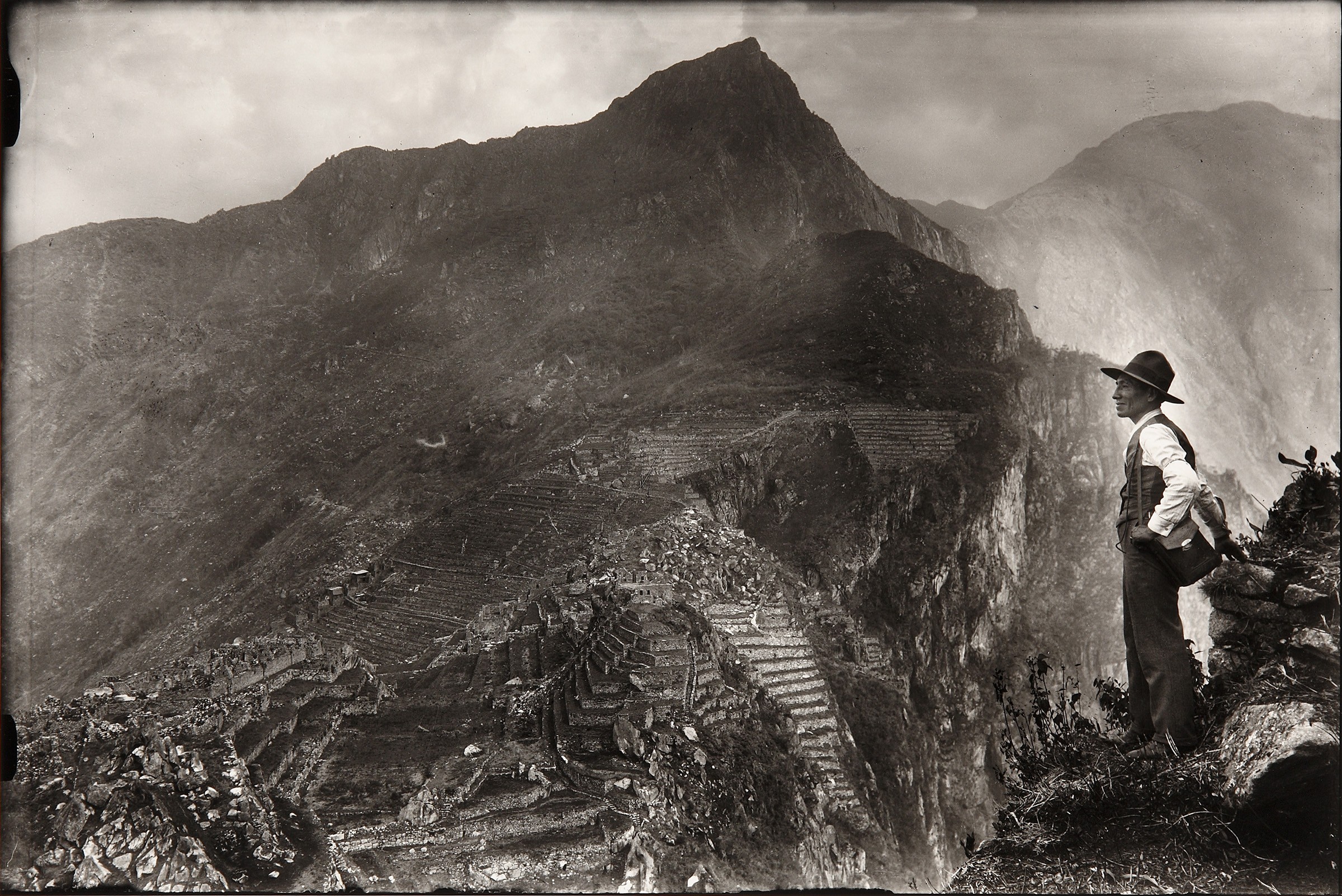 Автопортрет. Мачу-Пикчу, 1936. Фотограф Мартин Чамби