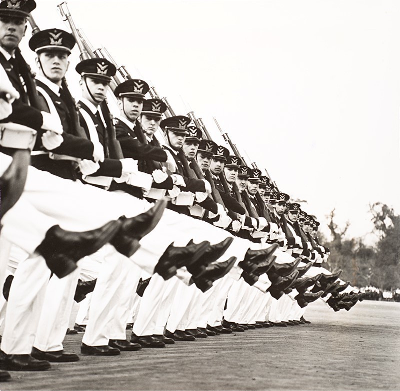 Парад в День независимости, Чили, 1950. Фотограф Лео Матиз