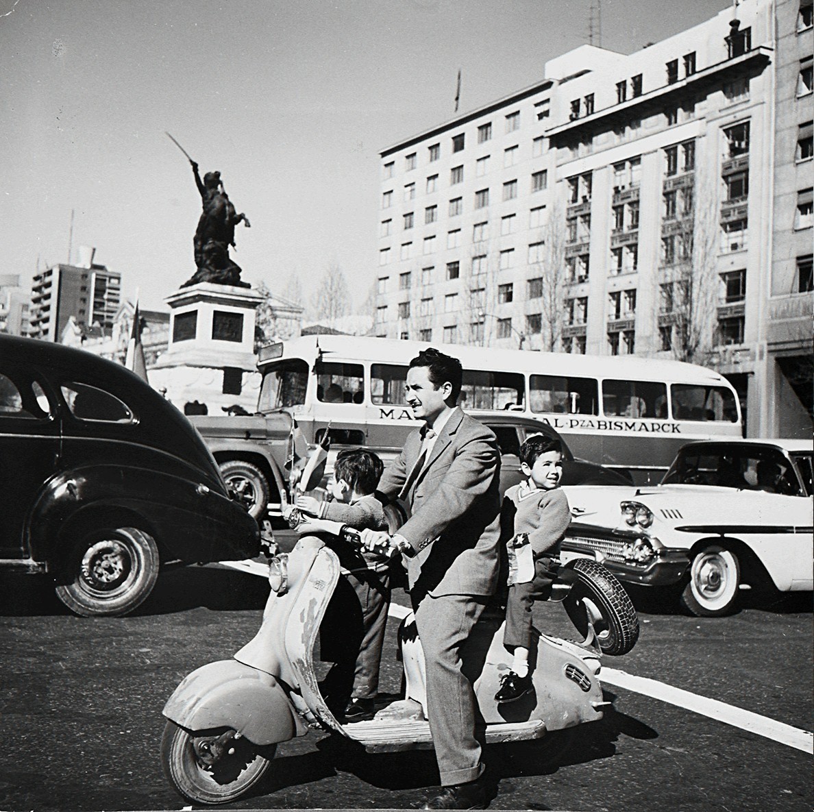 Сантьяго, Чили, 1950. Фотограф Лео Матиз