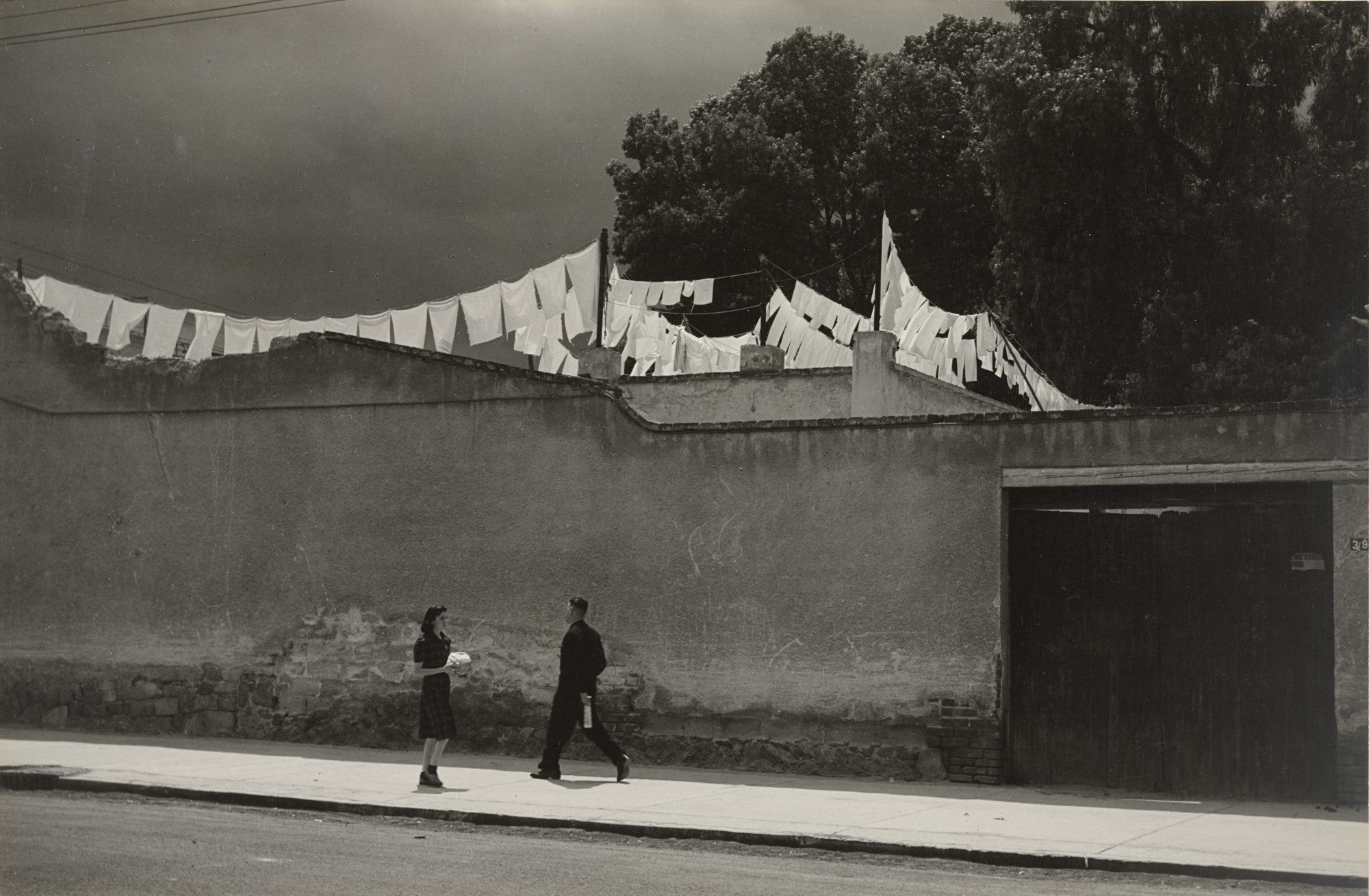 «Мир тесен», 1942. Фотограф Мануэль Альварес Браво