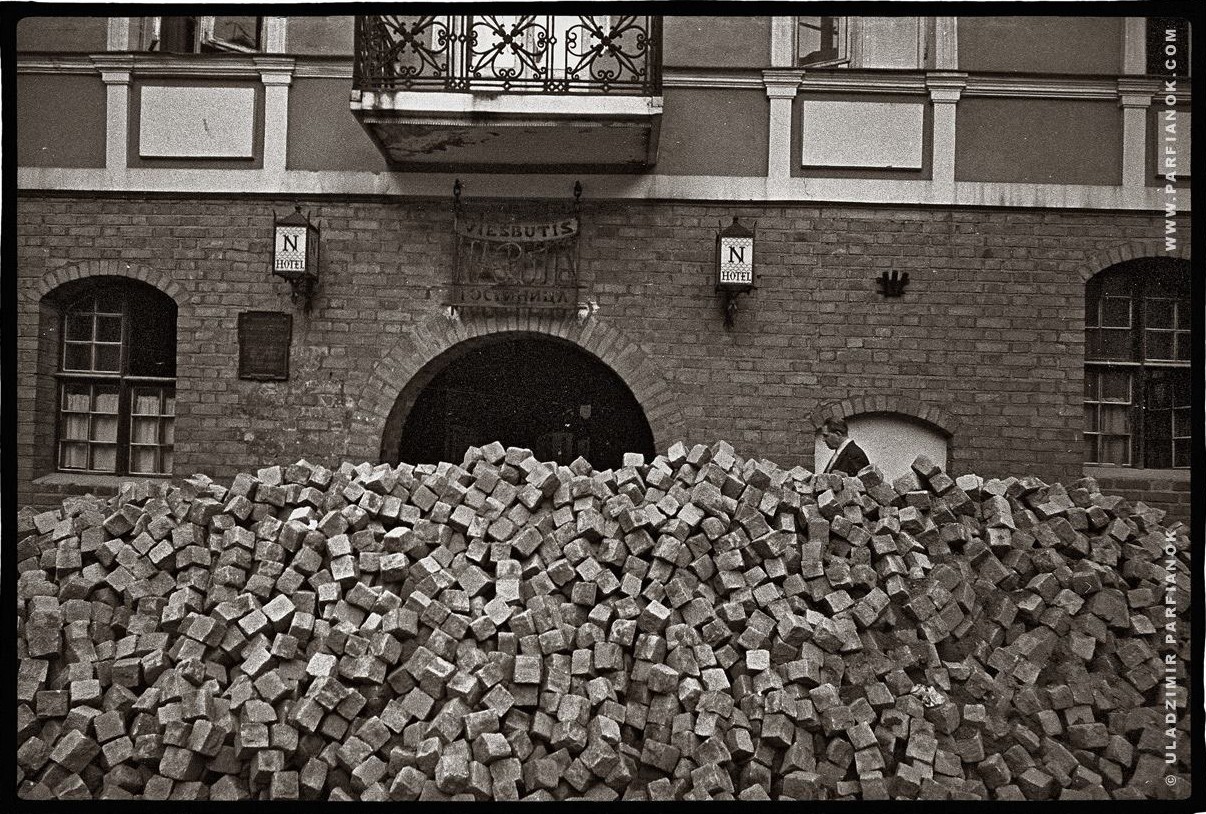 Из серии Фрагменты бытия. Вильнюс, ок. 1987. Фотограф Владимир Парфенок 
