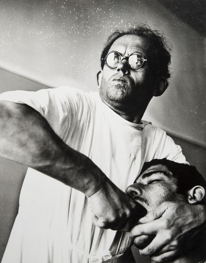 Стоматолог, 1966. Фотограф Виктор Бутра