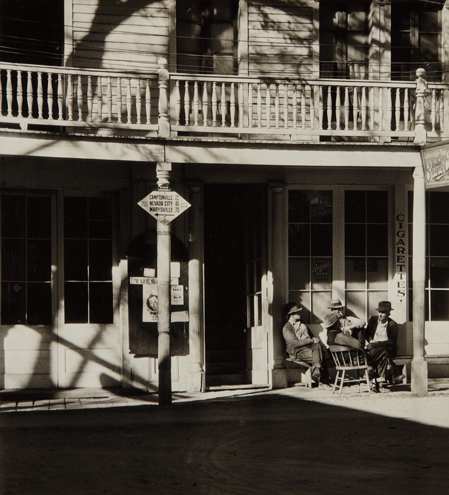 Отель Сент-Чарльз, Даунивилл, 1934. Фотограф Альма Лэвенсон