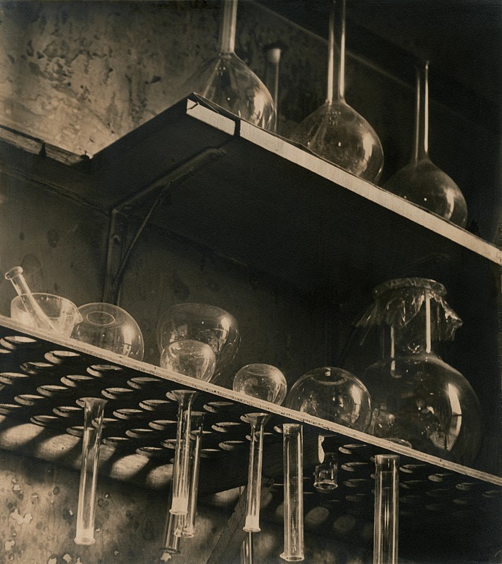 Стеклянные колбы, 1931. Фотограф Альма Лэвенсон