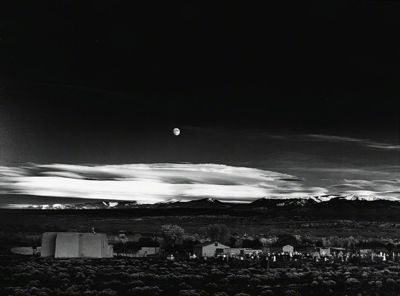 Восход Луны. Эрнандес, Нью-Мексико, 1941. Фотограф Энсел Адамс