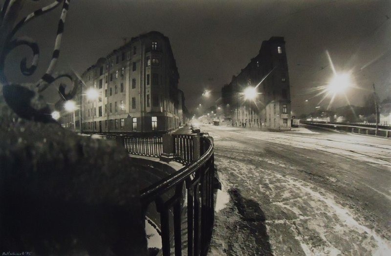 Уличные фонари, Санкт-Петербург, 1995. Фотограф Александр Китаев