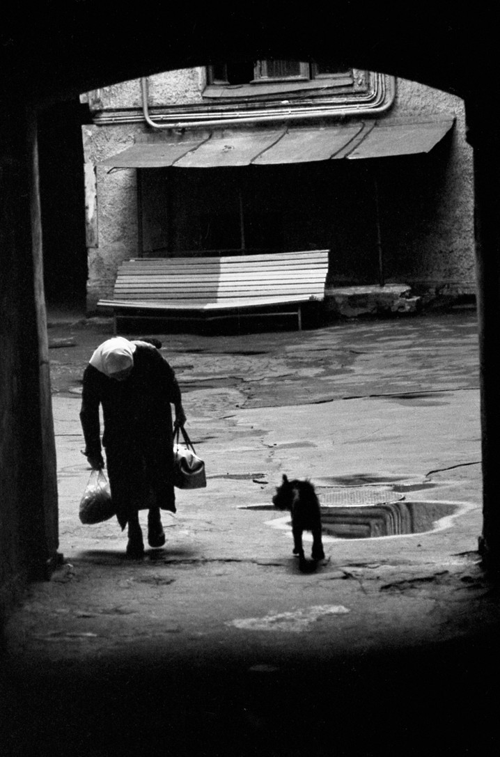 Старушка, ок. 1988. Фотограф Александр Китаев