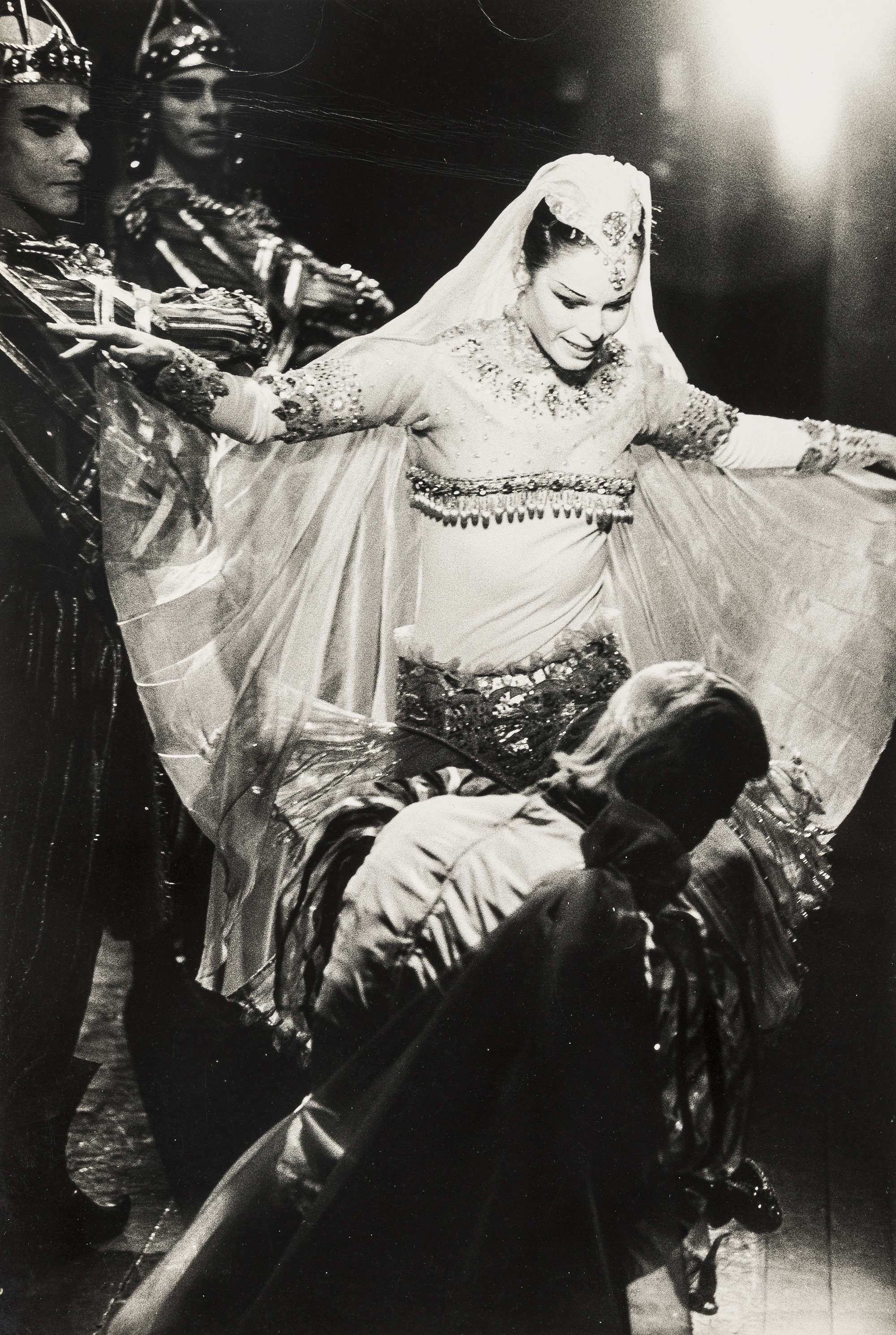 Джеральдина Чаплин в балете Золушка. Норман Паркинсон