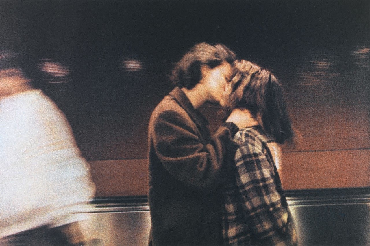 Пара в метро, Париж, 1986 год. Фотограф Долорес Марат
