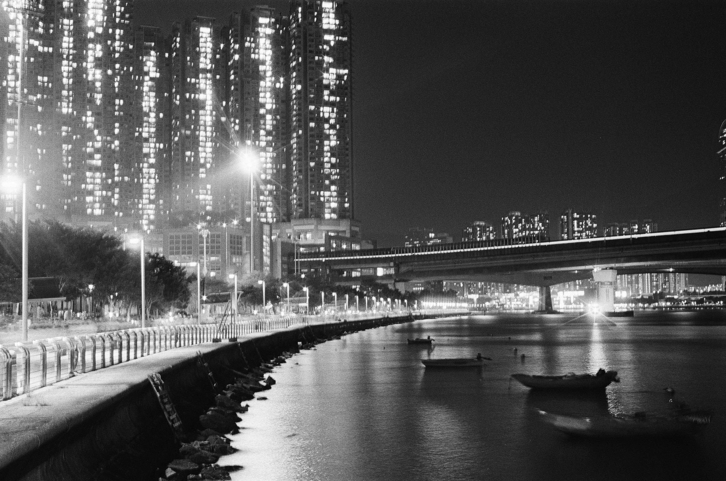 Чёрно-белый Гонконг. Фотограф francislee