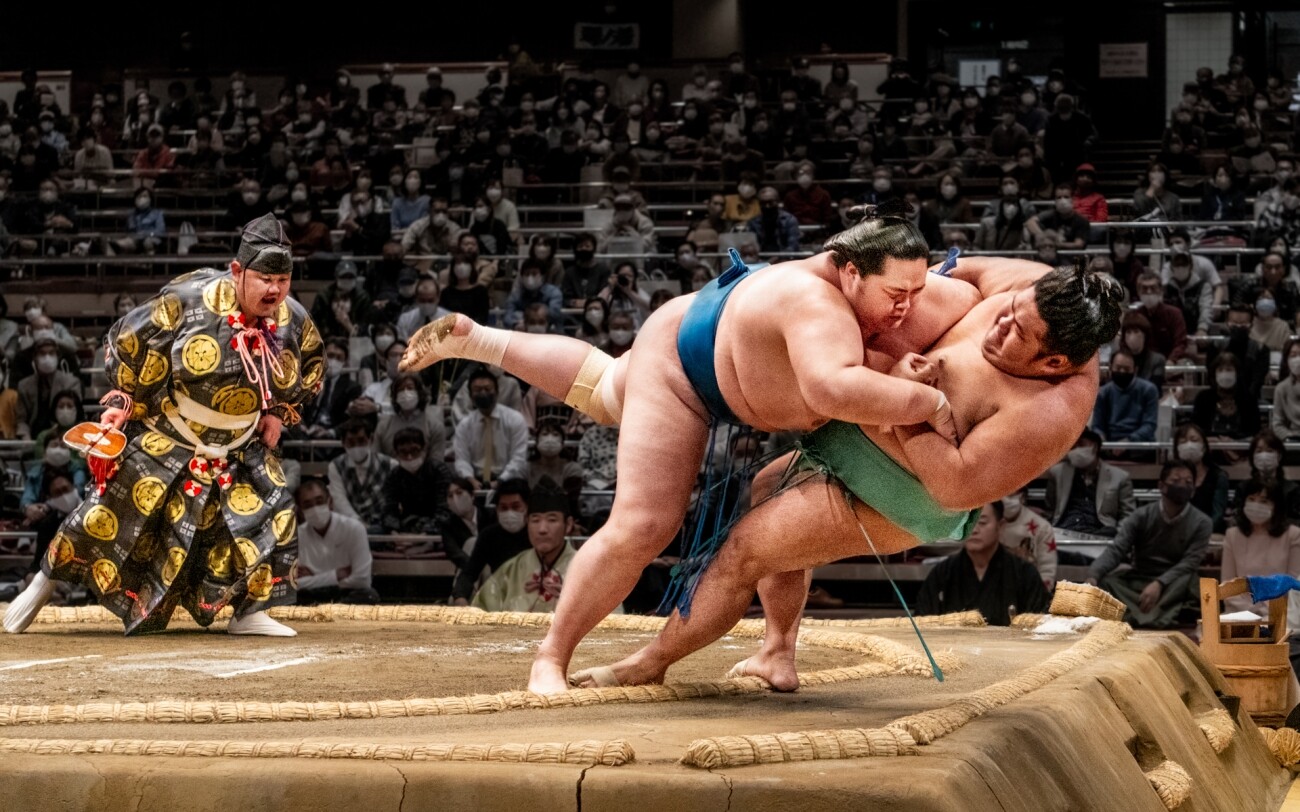 Поощрительная премия в категории Спорт в действии, 2021. Титаническая борьба сумоистов. Автор Чин Леонг Тео