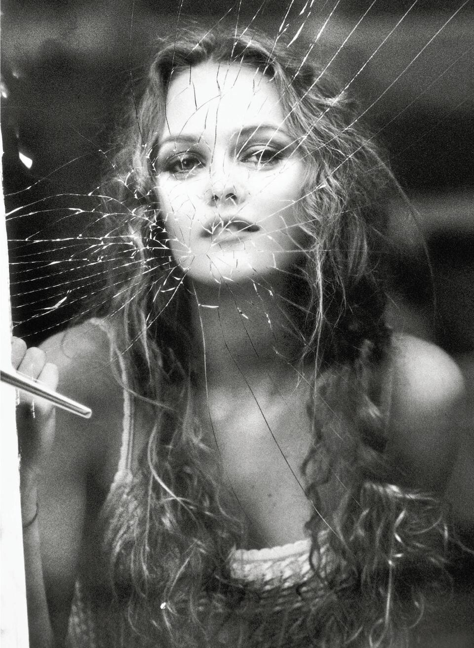 Ванесса Паради для Elle, 1994 год. Фотограф Доминик Иссерманн