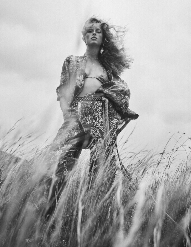Рианн ван Ромпей, British Vogue, 2021. Фотограф Лахлан Бейли 