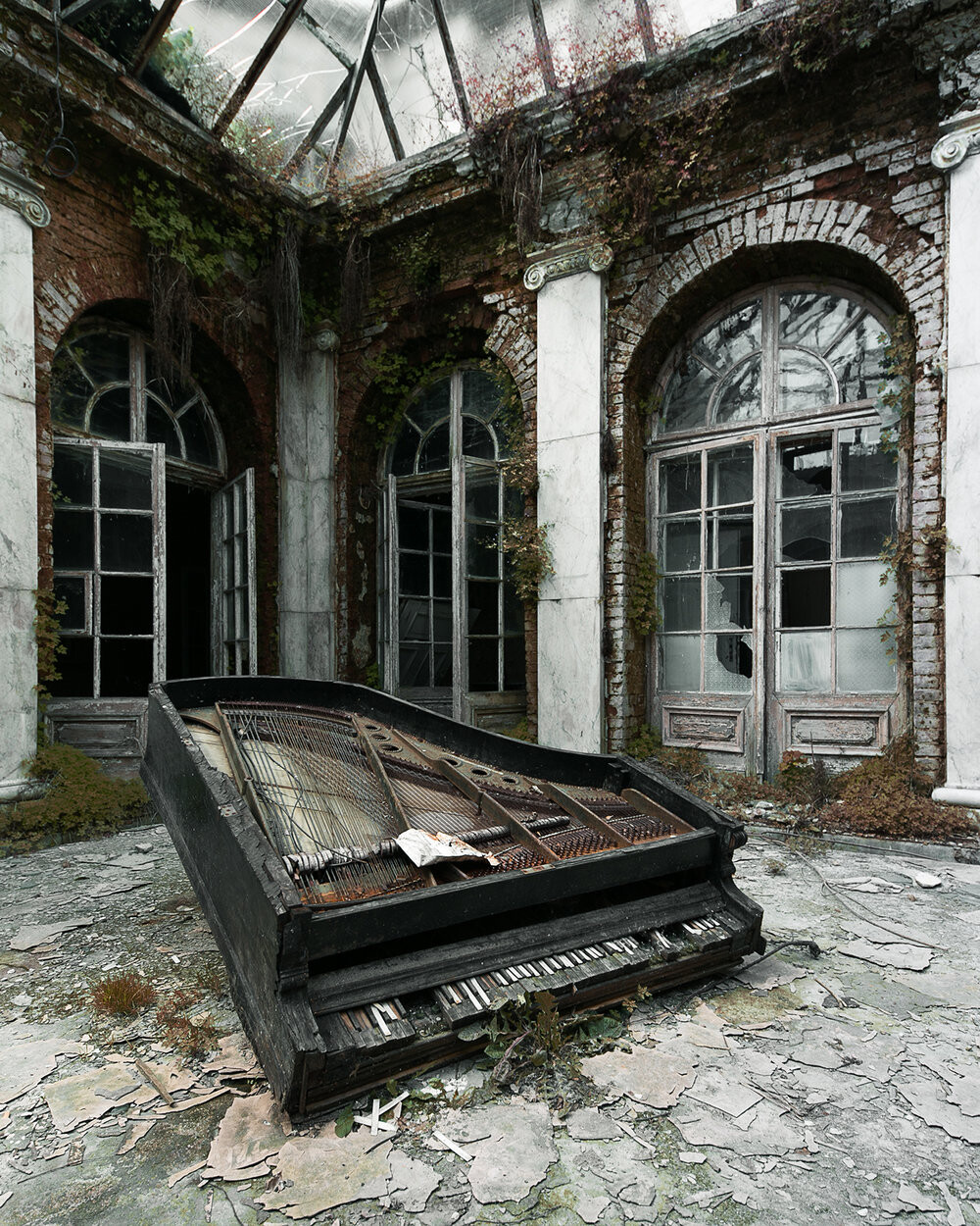 Хрупкость. Старый рояль в особняке Польши. Фотопроект Киммо Пархиала и Тани Палмунен Заброшенная Скандинавия