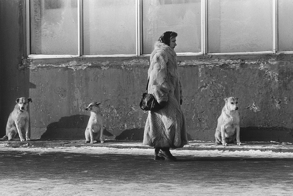 Китайская шубка. Москва, 1993 год. Фотограф Владимир Богданов