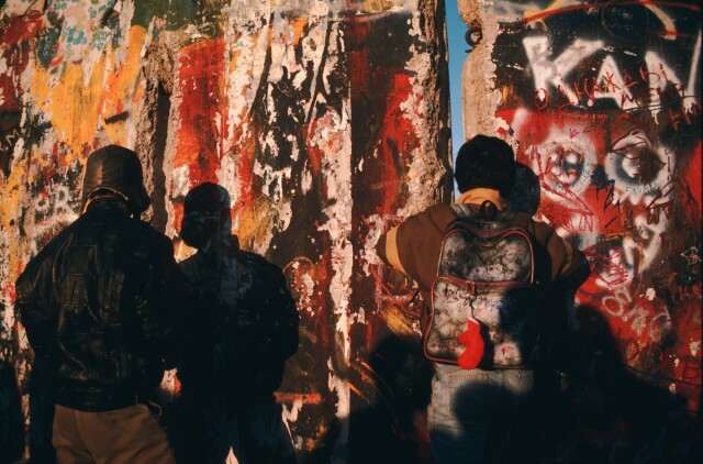 После падения Берлинской стены, ноябрь 1989 года. Фотограф Сибилла Бергеман